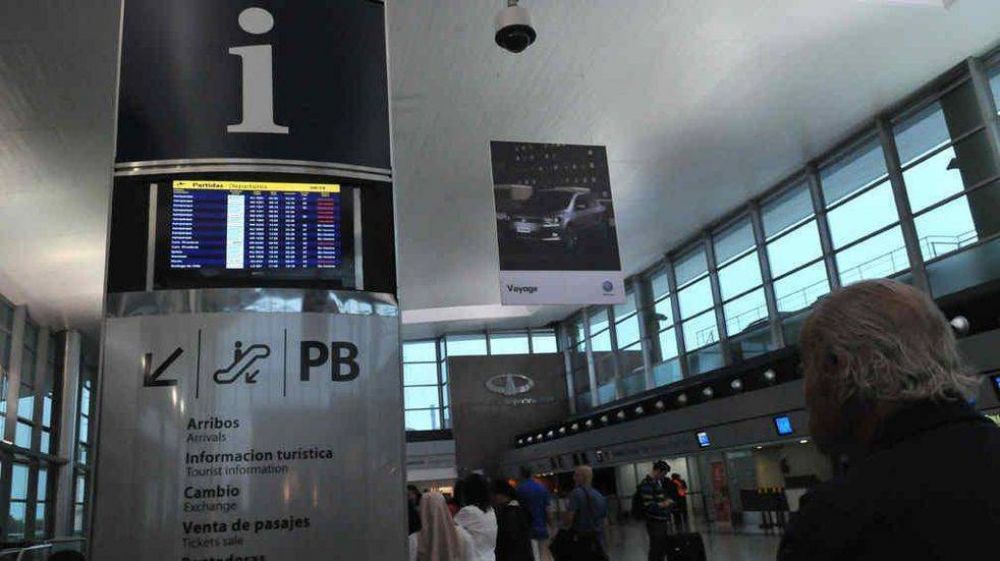  Schiaretti pide reactivar los vuelos internacionales en Crdoba
