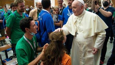 El Papa a la asociaci�n Lazare: 