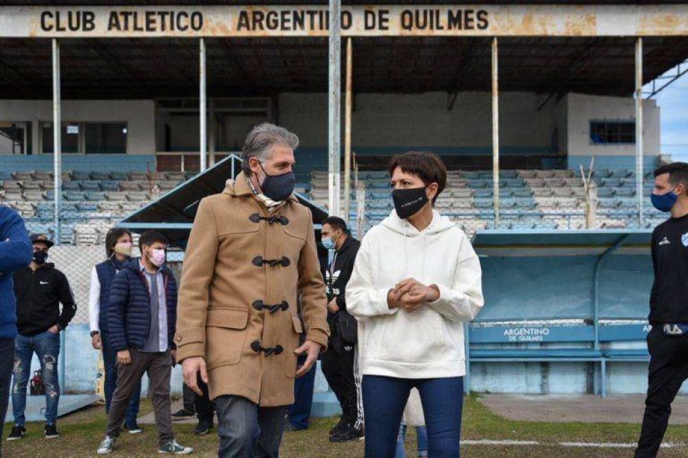 Mayra Mendoza visit el predio de Argentino de Quilmes