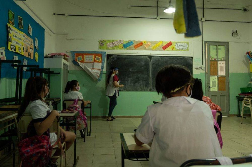 A partir de mañana vuelve la presencialidad cuidada plena a las escuelas de Varela, Quilmes y Berazategui