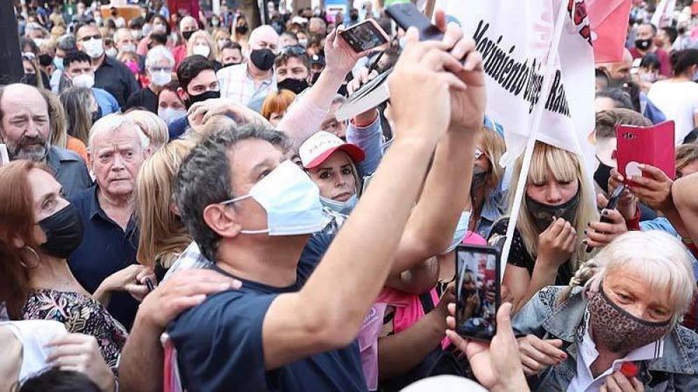 Manes en La Matanza: Tenemos que ir a votar y demostrarles que el pueblo argentino no se rinde