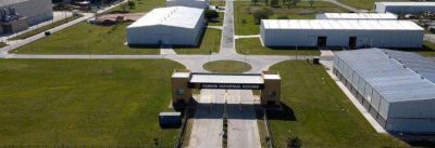 Alberto Fern�ndez visita el Parque Industrial Hudson