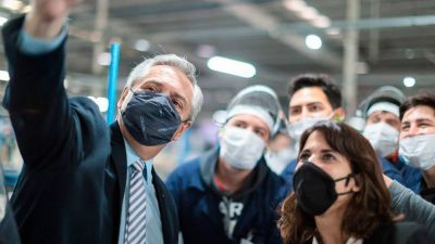 Dura cr�tica de Fern�ndez a la pol�tica industrial que rigi� durante el gobierno de Macri