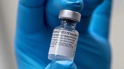 Llega al país el primer lote de vacunas Pfizer