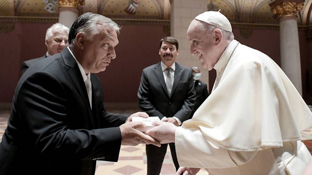 Tras reunirse con Orban en Budapest, el Papa pidi 