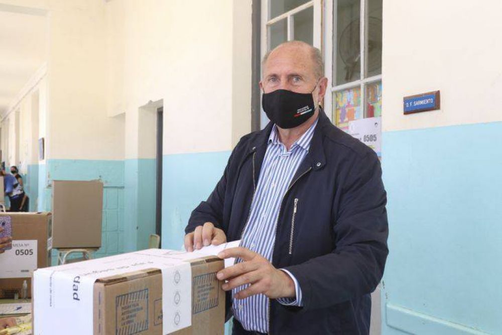 Elecciones PASO 2021: victoria amplia de JxC sobre el FdT, que resolvió interna en favor de Perotti