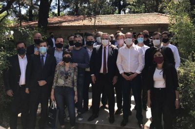 Los intendentes peronistas se�alan las razones de la ca�da y se preparan para defender el territorio propio