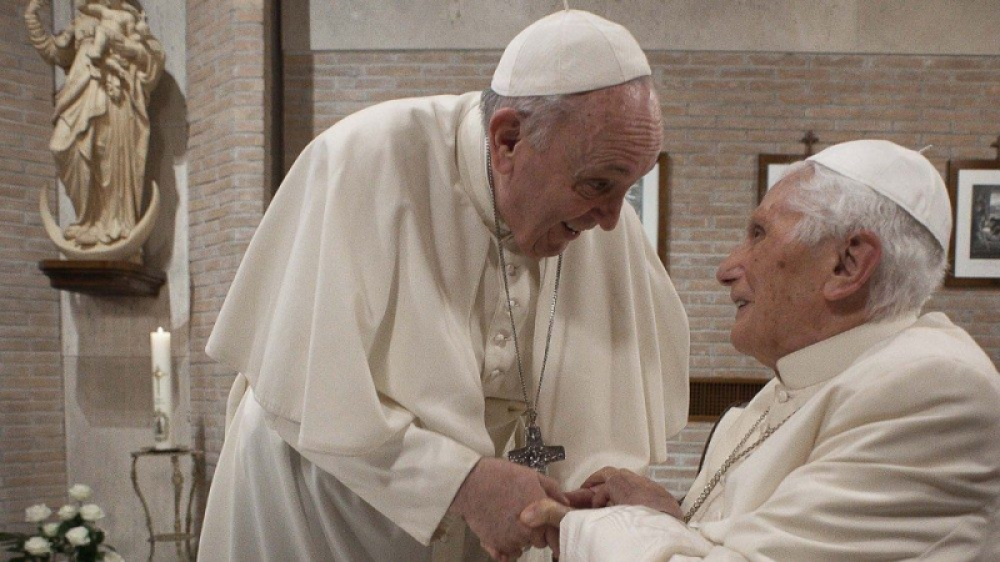 Francisco escribe elogioso prlogo del nuevo libro de Benedicto XVI