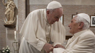 Francisco escribe elogioso prólogo del nuevo libro de Benedicto XVI