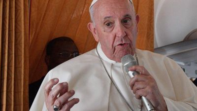 El Papa: el aborto es homicidio, la Iglesia sea cercana y compasiva, no pol�tica