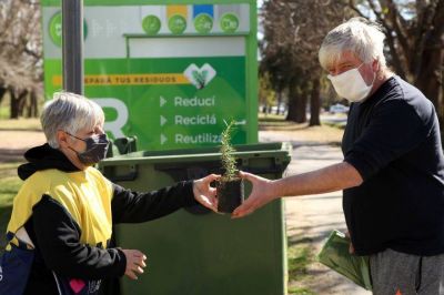 Debuta el “Eco-canje” en el nuevo Punto Verde de Plaza Matheu