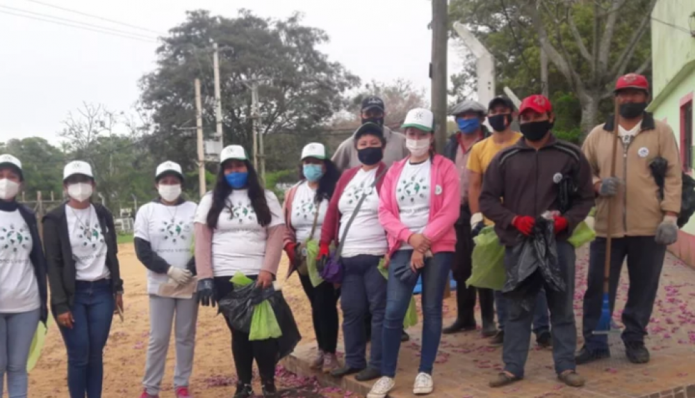Voluntarios limpiaron la Isla Apipé y juntaron 160 kilos de residuos