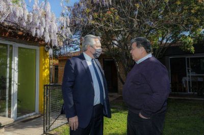 Alberto Fernández inaugura una Facultad con Mario Ishii