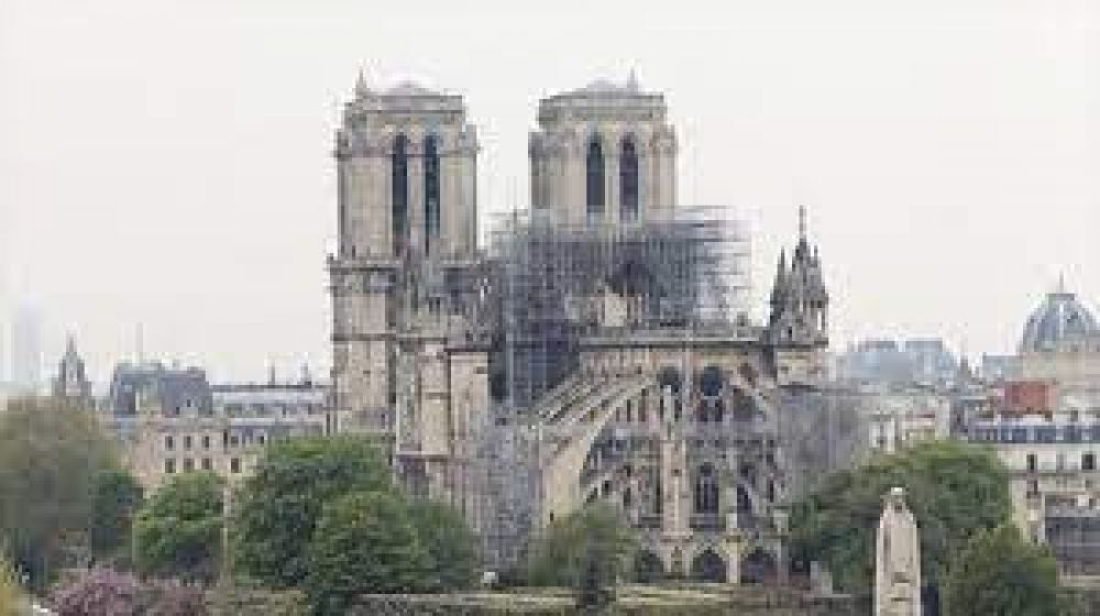 Estructura de la Catedral de Notre Dame es asegurada y da paso a la reconstruccin
