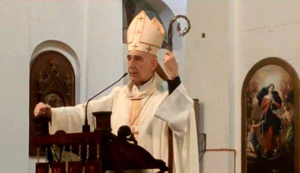 Mons. Santiago: 