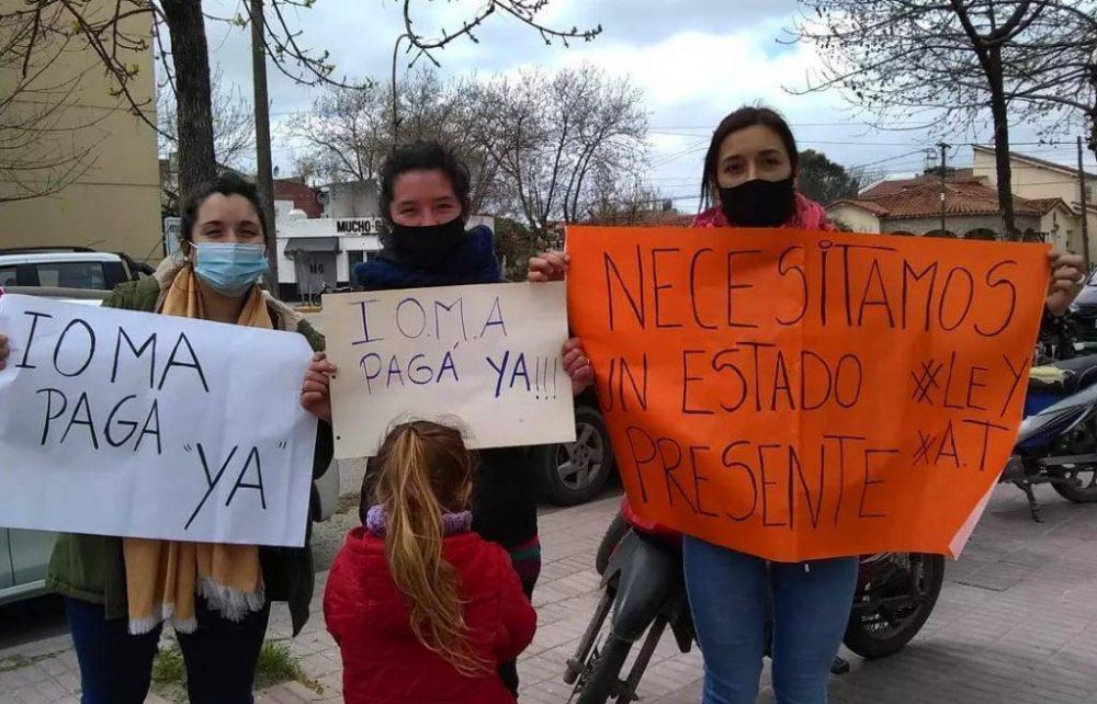 Acompa�antes terap�uticas reclaman a IOMA por las constantes deudas