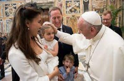 Amoris laetitia: que la Iglesia renueve su vocaci�n a la proximidad