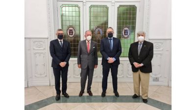 En el retorno del di�logo, la UIA advirti� que a tres de cada diez f�bricas se les cayeron las ventas