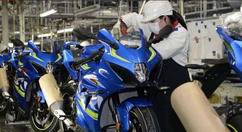 Buena para Brunelli y para la UOM: Suzuki comenz a producir en San Nicols y crea 100 empleos directos y 400 indirectos