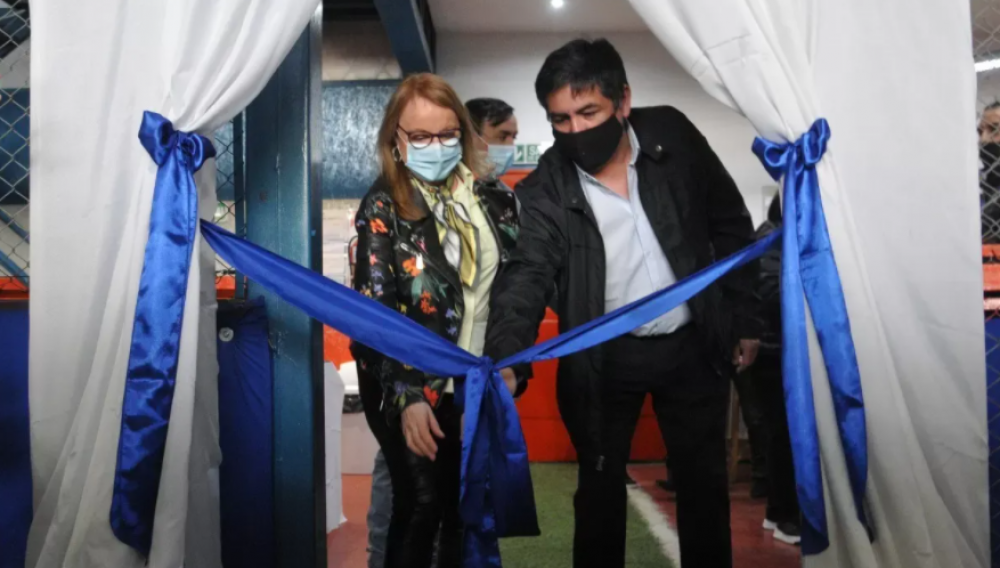 Alicia Kirchner y Javier Castro inauguraron el complejo deportivo de AOMA en Río Gallegos