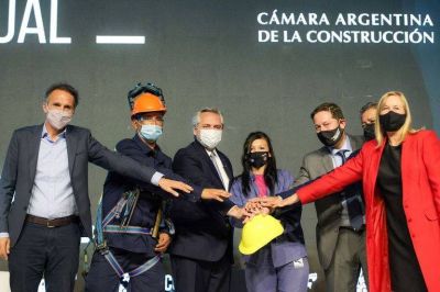 Nueva etapa de Alberto Fern�ndez en campa�a: cambio de tono, moderaci�n discursiva y deconstrucci�n de la imagen presidencial