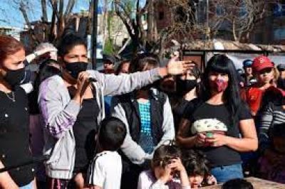 Tras el desalojo en el barrio M�gica, vecinas denunciaron �amenazas� del Gobierno