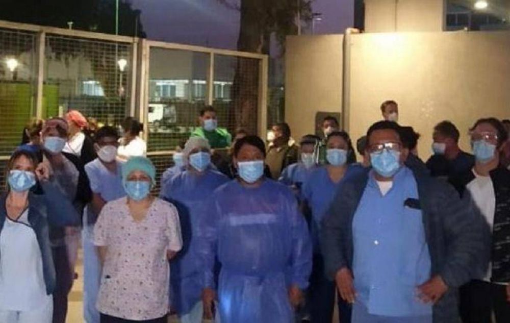 Protesta frente al Hospital Durand: reclaman estabilidad para el personal contratado en pandemia