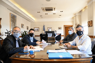 Nuevo convenio para la creaci�n de playones multideportivos en Ituzaing� y Merlo