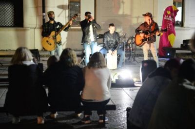 Recitales gratuitos: las bandas platenses siguen sonando en los barrios