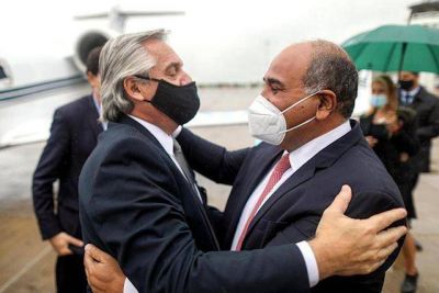 Alberto Fernández se enfoca en el conurbano y deja en manos de Manzur la relación con los gobernadores