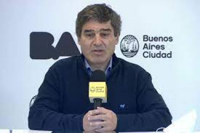 Quir�s asegur� que el pr�ximo a�o se inocular� a la poblaci�n con una tercera dosis