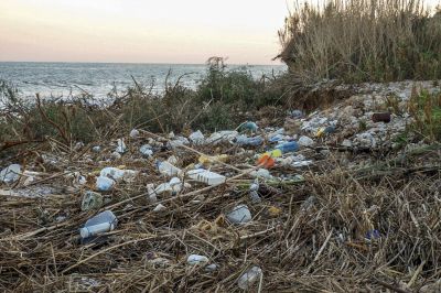 La industria europea de refrescos y agua embotellada se une a las ONG y llama a crear sistemas de depsito de envases