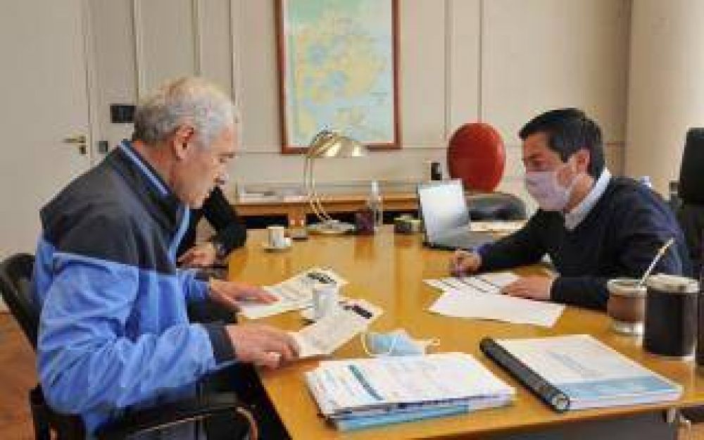 Nardini recibi� a dos intendentes peronistas y celebr� 