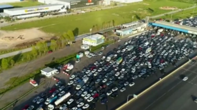 Miles de personas viajan a la Costa Atl�ntica en el primer d�a del fin de semana XXL