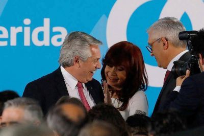 Alberto Fernández oscila entre el llamado al diálogo con la oposición para lograr acuerdos clave y la confrontación con fines electorales