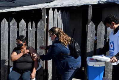 Ocho de cada diez platenses vacunados contra el COVID-19 ya tienen las dos dosis aplicadas