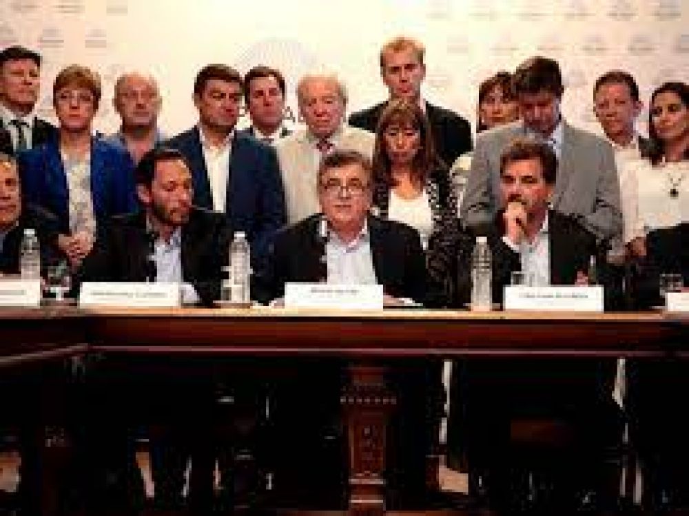 Juntos por el Cambio discute estrategia para otro round en el Congreso