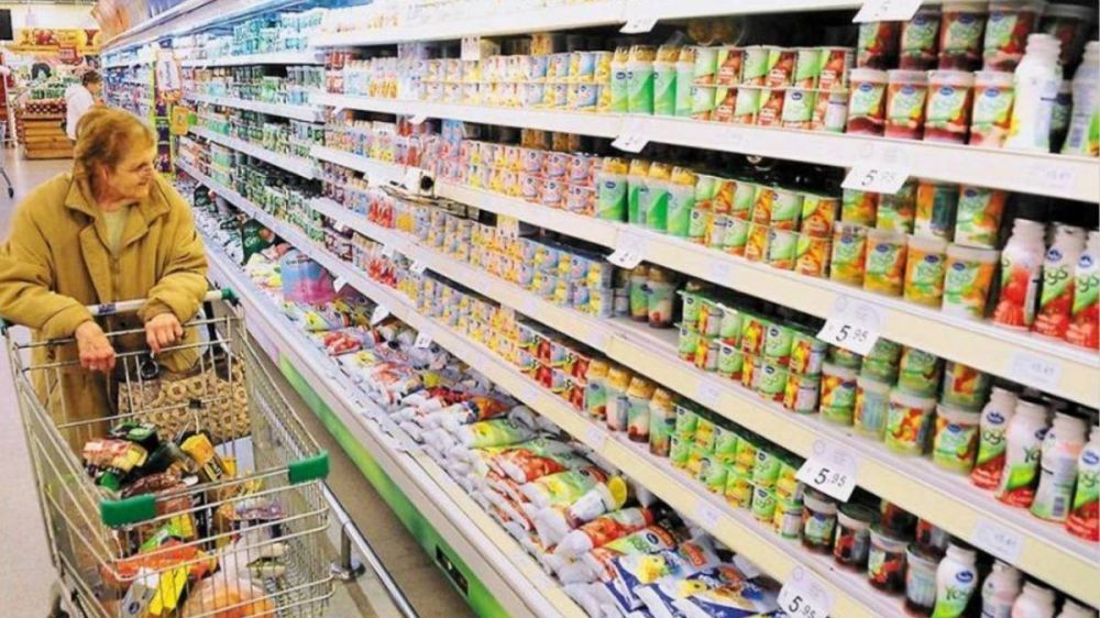 Congelarn precios de 1200 alimentos y bebidas hasta enero: cmo es el plan