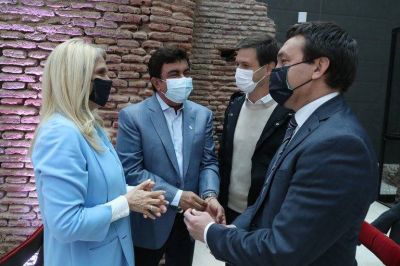 Intendentes del Frente de Todos buscan mostrar gesti�n propia para empujar la campa�a �de abajo hacia arriba�