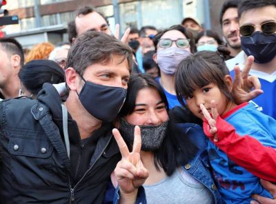 Kicillof y su Gabinete se sumaron a los festejos del D�a de la Lealtad en Plaza de Mayo