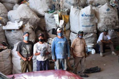 Residuos: habilitar�n a los cartoneros para recoger la basura de grandes generadores