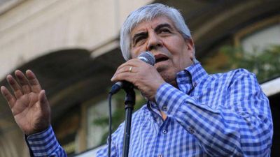 Moyano presiona al Gobierno para sacar tajada de subsidios al tren y el colectivo