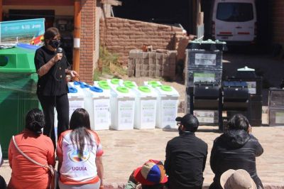 Entregan equipamiento. Inician experiencia piloto de separaci�n de residuos en comunidades del Zenta y Uqu�a