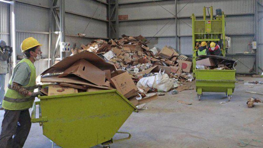 El reciclaje en el Complejo Ambiental cay a la mitad