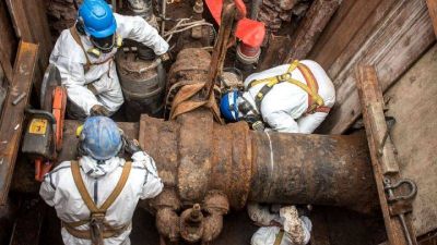 AySA mejora el suministro y la presi�n del agua potable con el recambio de dos grandes v�lvulas reguladoras en Tigre y San Fernando
