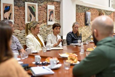  Mayra se reuni� con comerciantes de Quilmes Oeste: �Queremos estar cerca de ustedes y escucharlos�