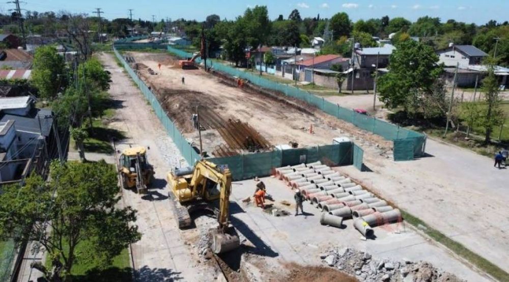 Avanza la construcci�n del paso bajo nivel en el Camino de Touring Club