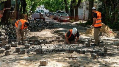 Siguen los trabajos para preservar adoquines en el casco hist�rico de San Isidro