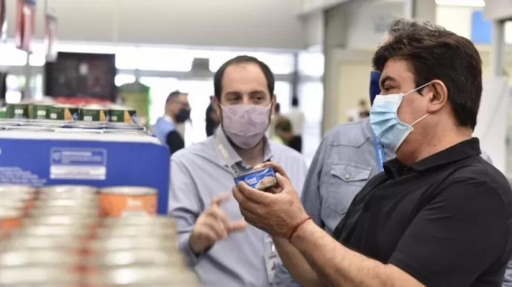 �Vamos a terminar con las avivadas de unos pocos que perjudican el salario y el bolsillo de las familias argentinas�, dijo Espinoza