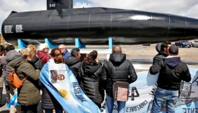 Familiares del ARA San Juan piden que no se marche a favor de Macri